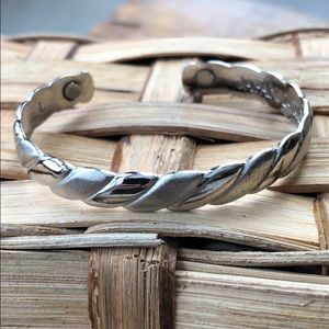 Wrapped Bracelet. Japan 24 KGP